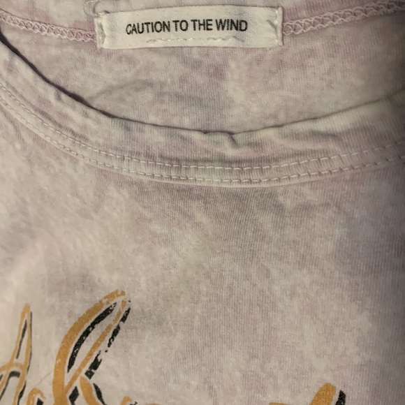 Caution to the Wind “Adventure Chaser” cropped T-shirt sz M - Picture 5 of 5